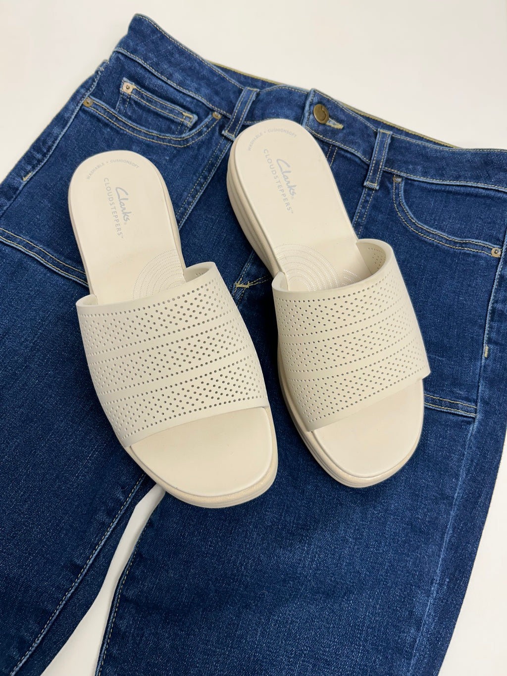 Clark’s Wedge Sandal Size 9.5
