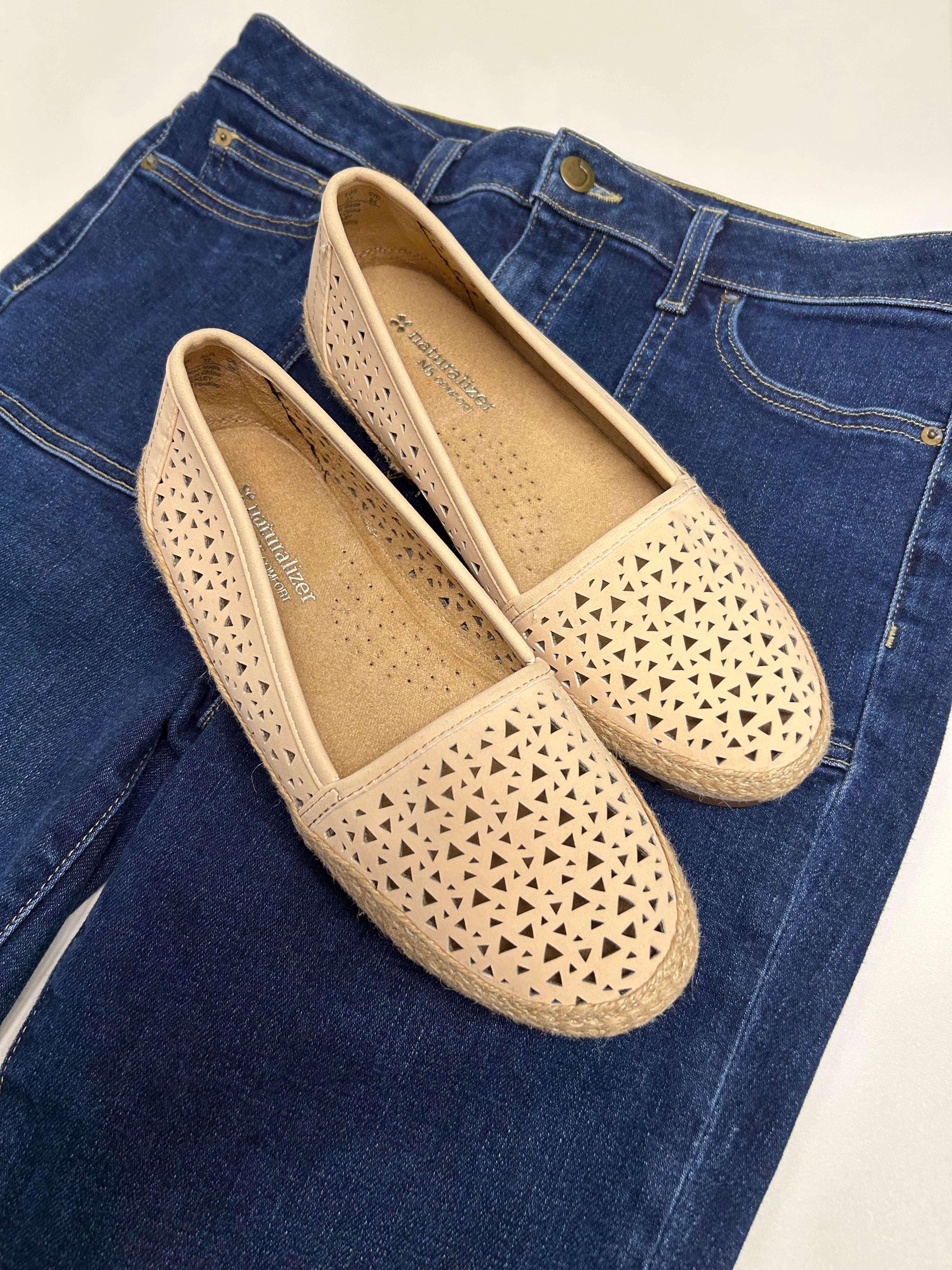 Naturalizer Flat Sandal Size 7M