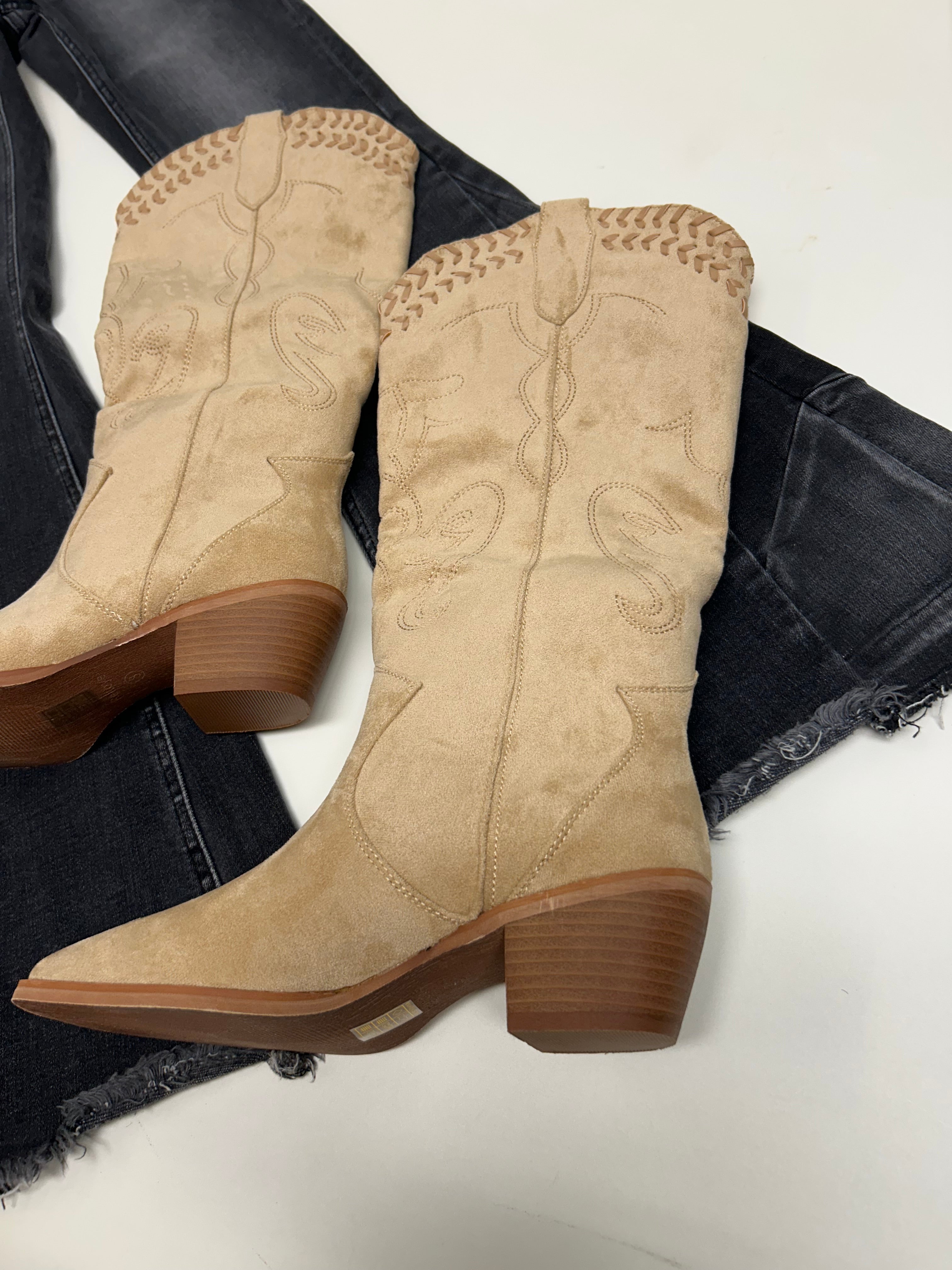 Reitoye Cowboy Boots Size 8