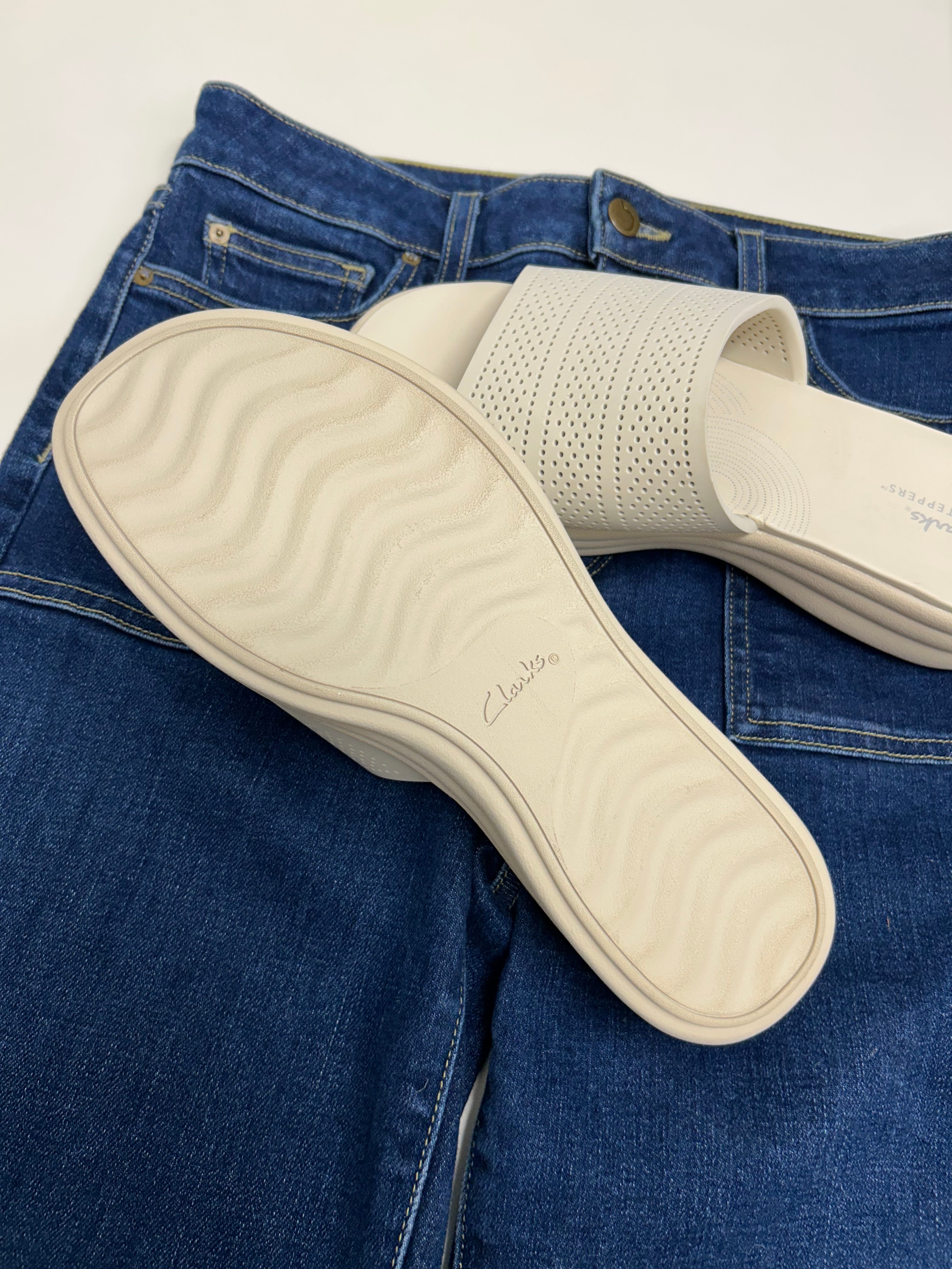Clark’s Wedge Sandal Size 9.5