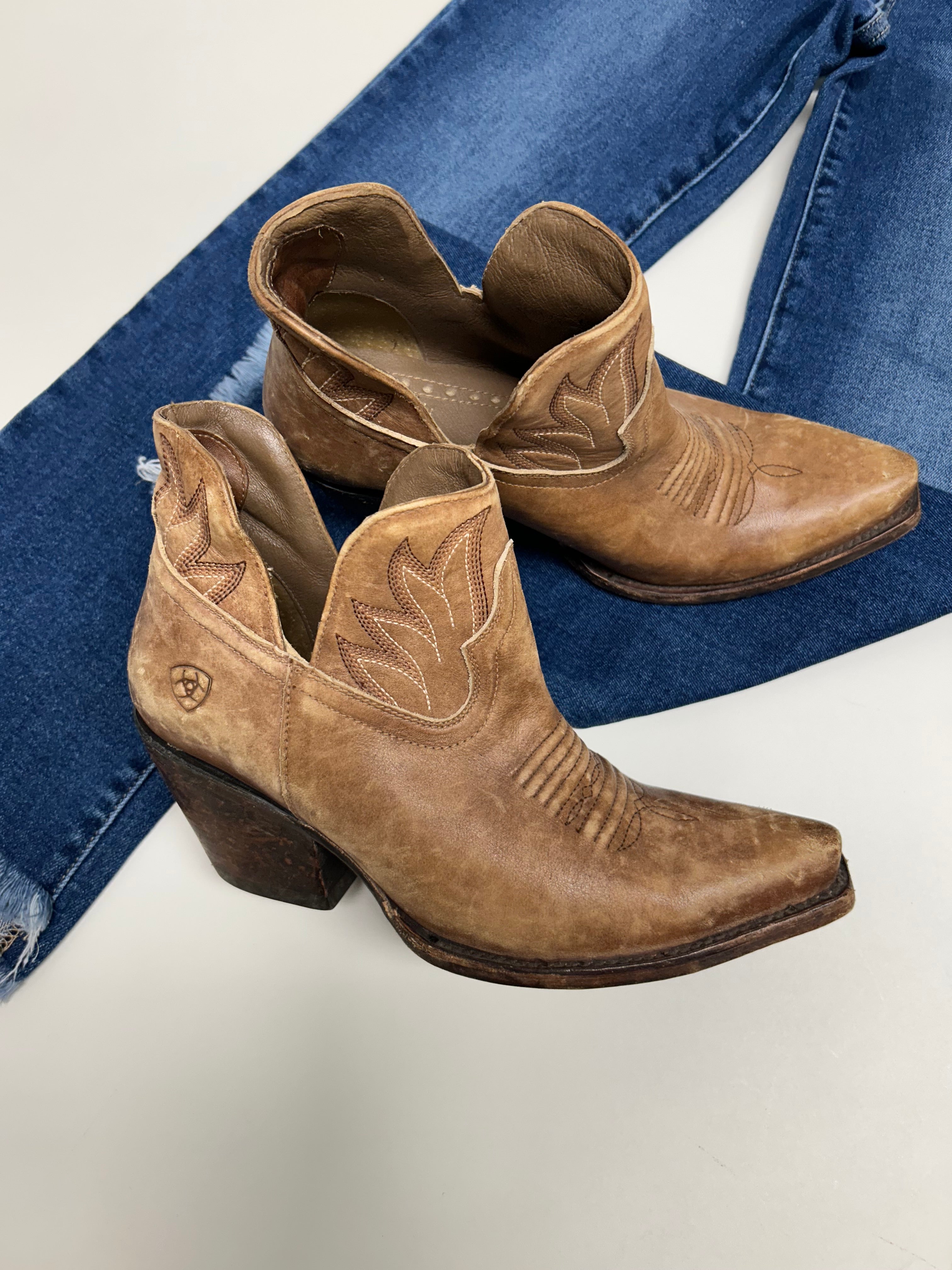 Ariat Boots Size 9.5