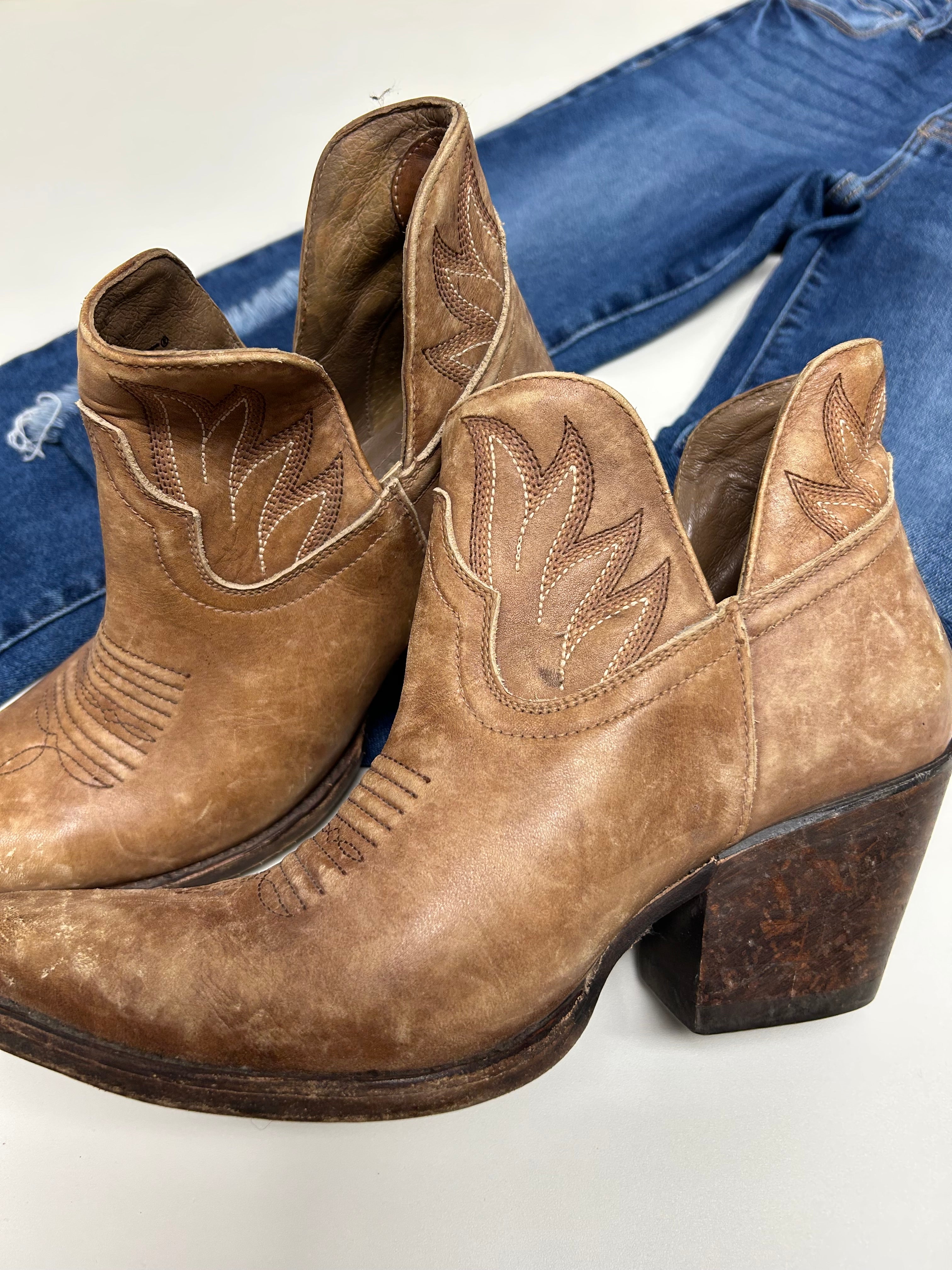 Ariat Boots Size 9.5