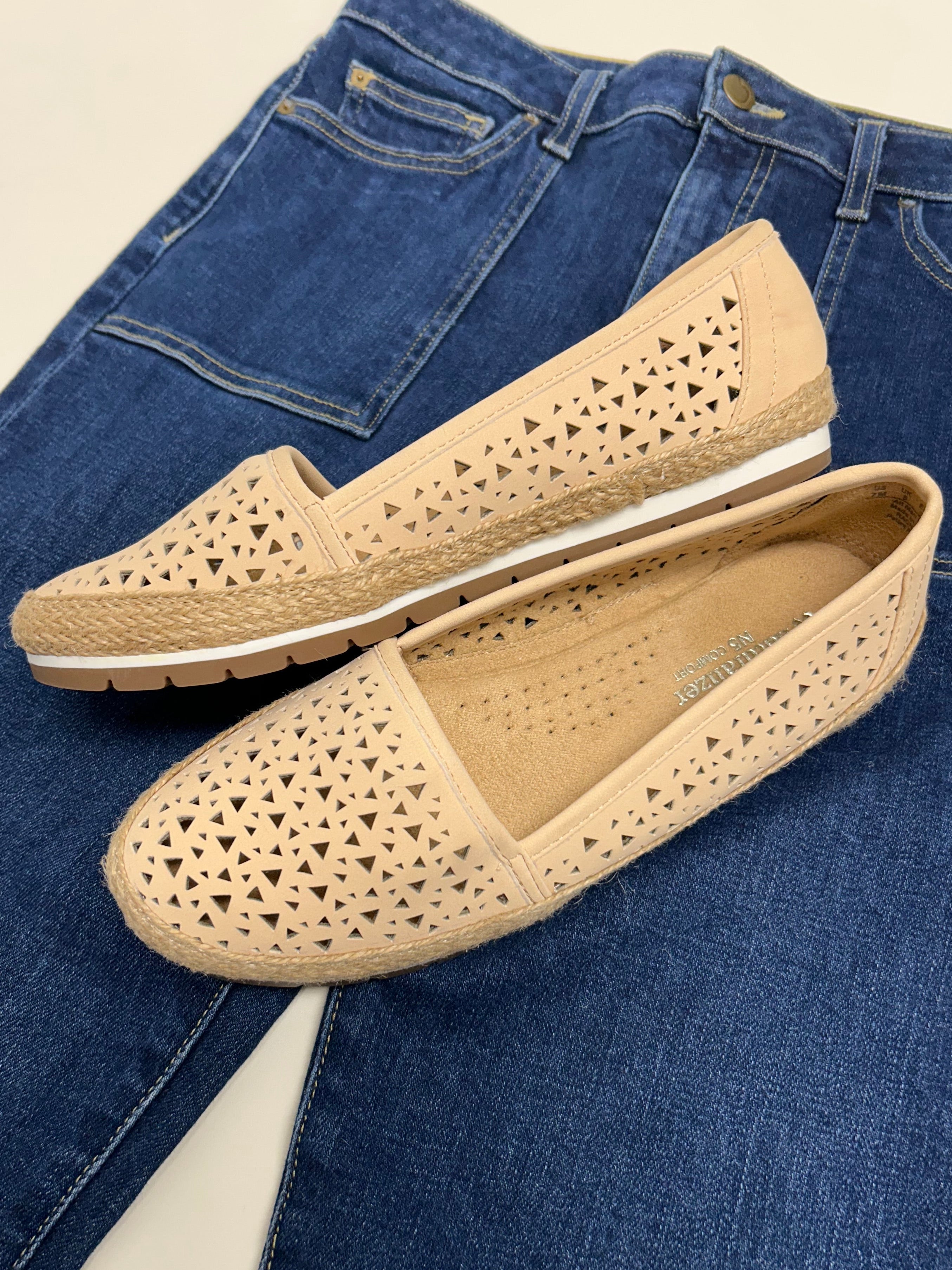 Naturalizer Flat Sandal Size 7M