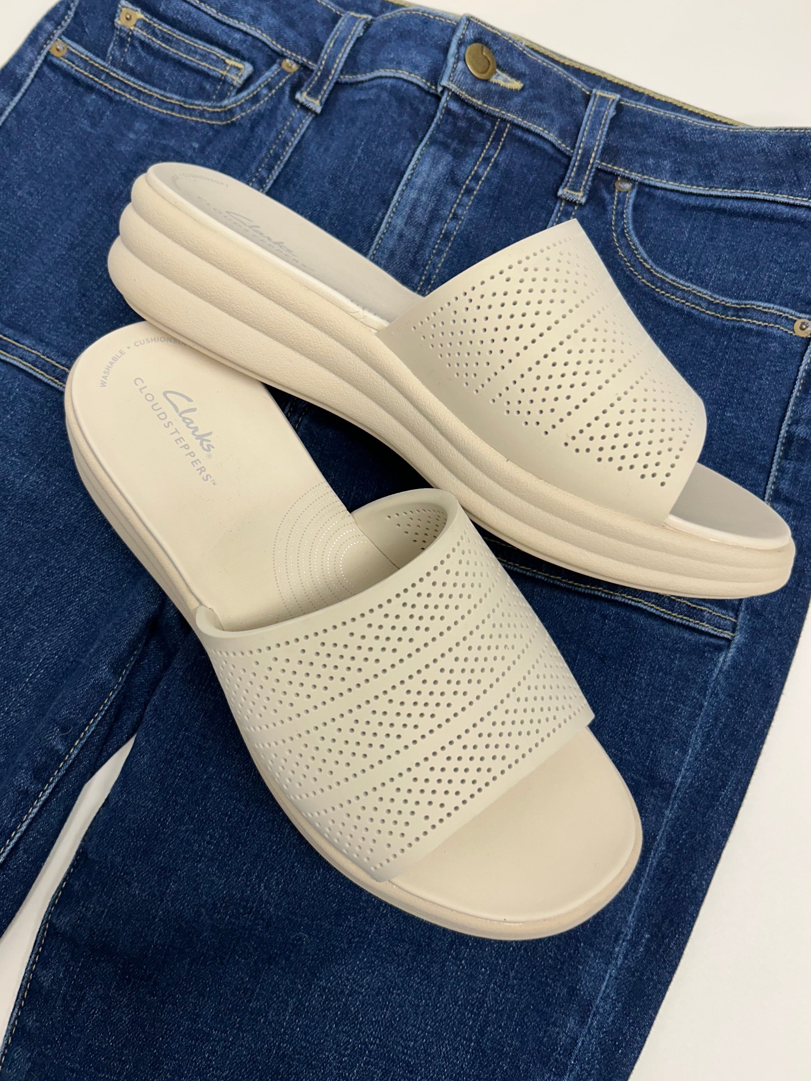 Clark’s Wedge Sandal Size 9.5